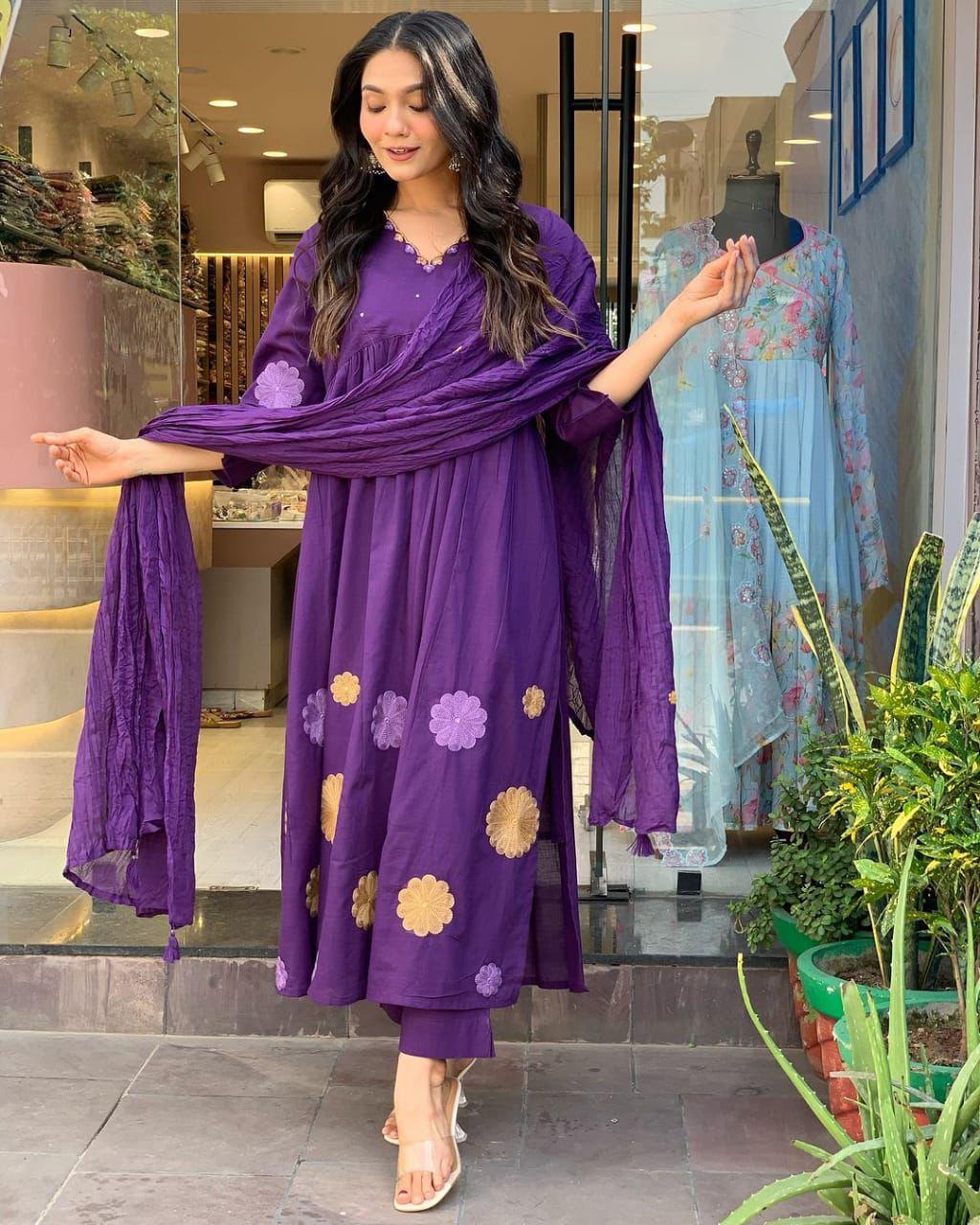 Cotton Kurta Pant Set with Aari Work & Dupatta – Floral Design