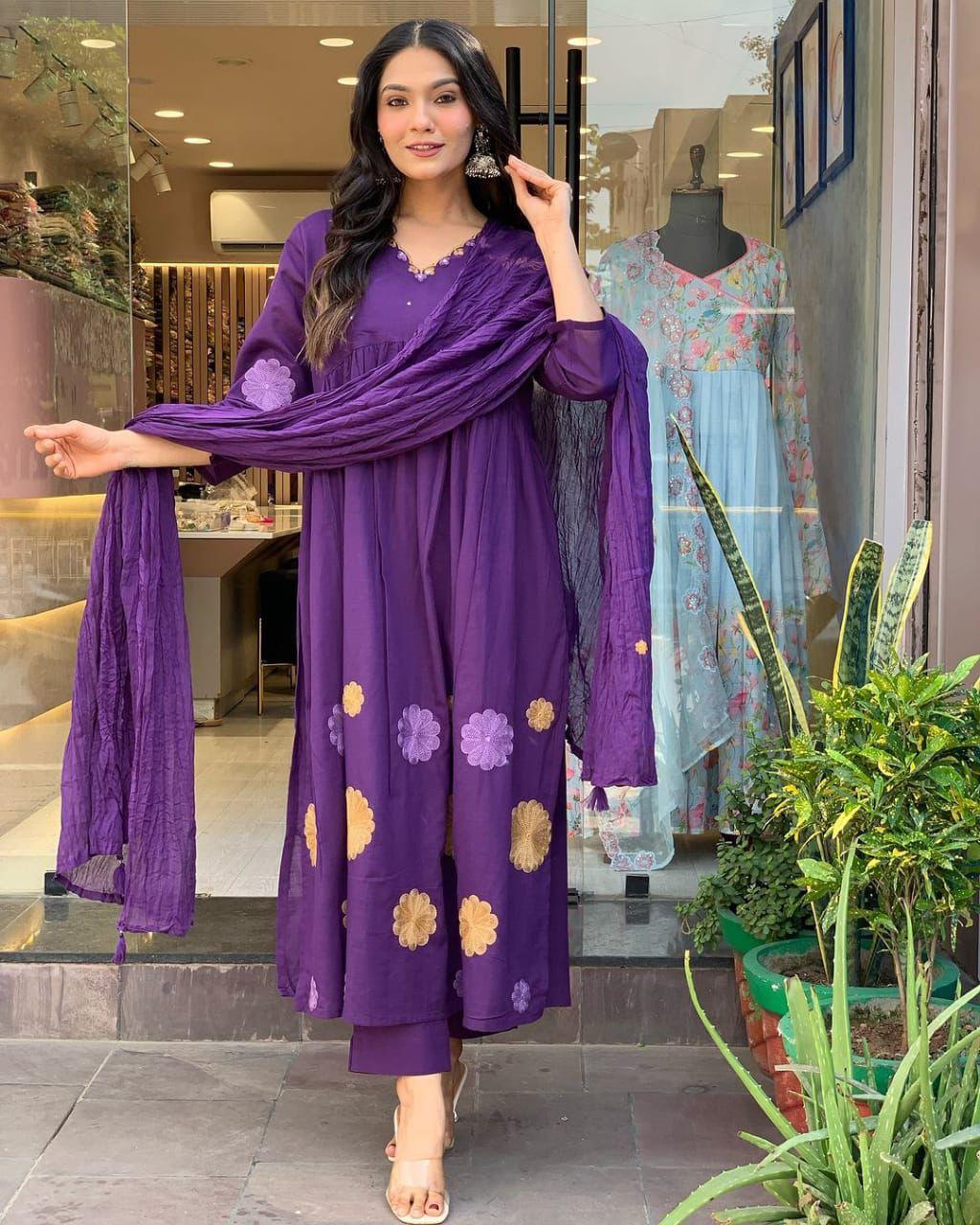 Cotton Kurta Pant Set with Aari Work & Dupatta – Floral Design