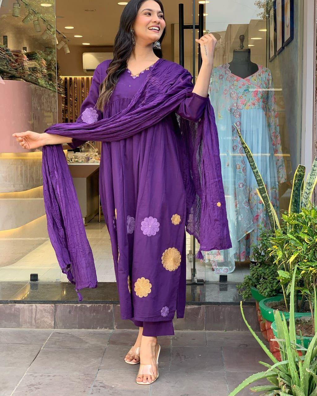 Cotton Kurta Pant Set with Aari Work & Dupatta – Floral Design