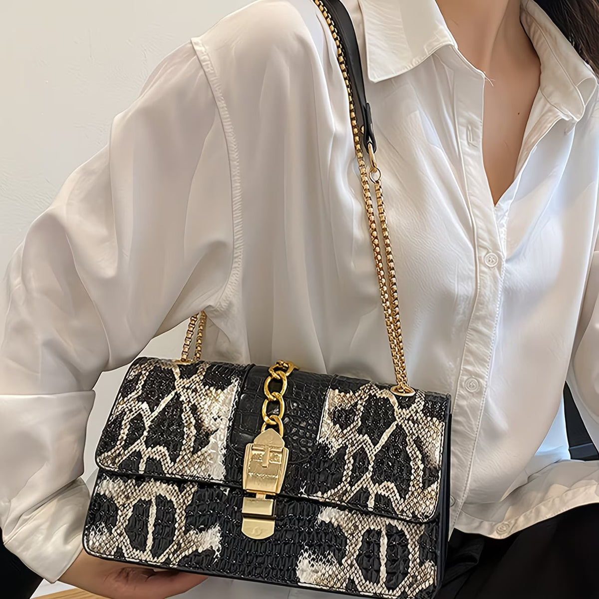 Snake Print Coil Shoulder Bag – Vintage-Inspired, Compact & Perfect for Dating or Daily Styling