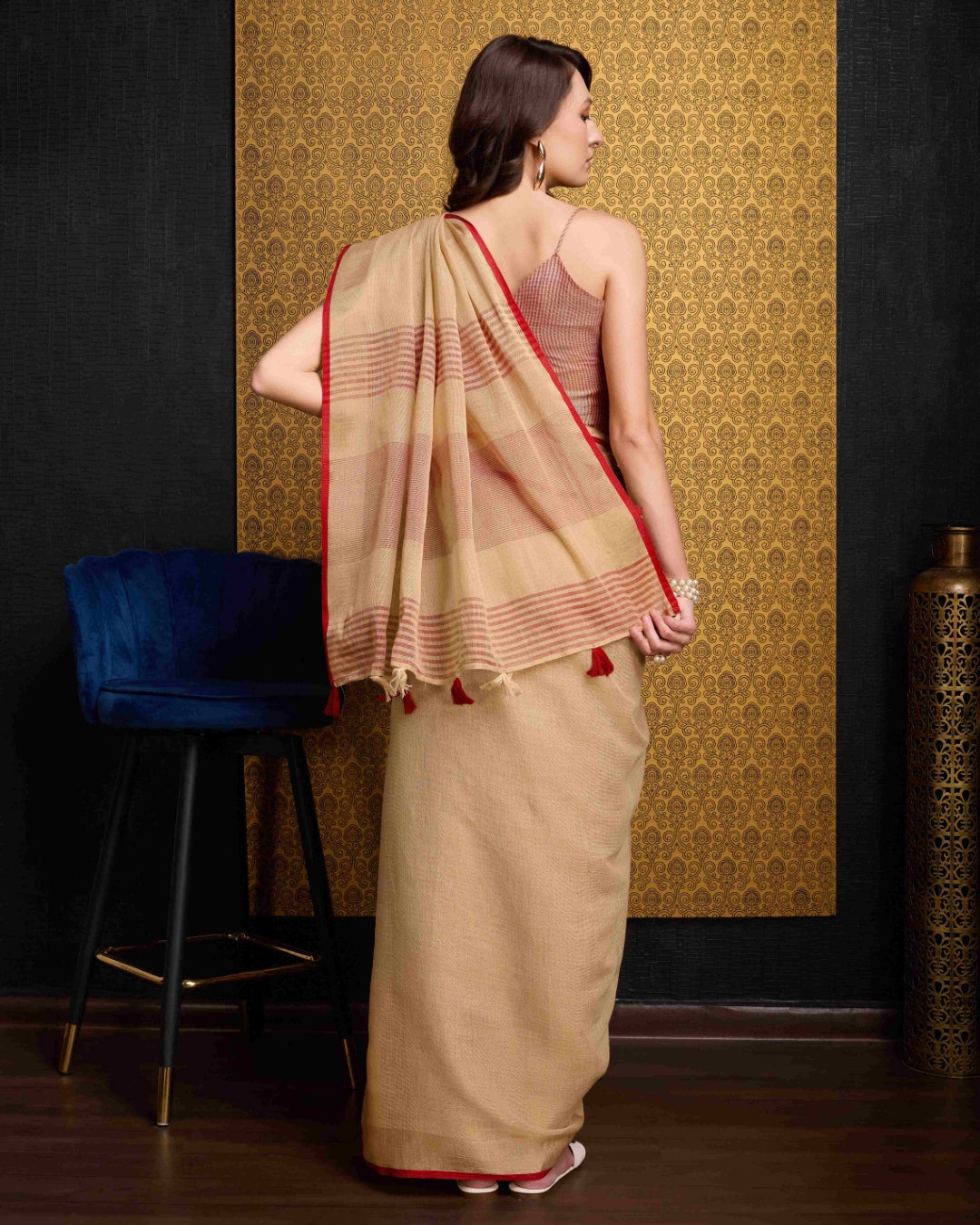 Beige Elegant Solid Saree with Zari Border – Timeless Grace