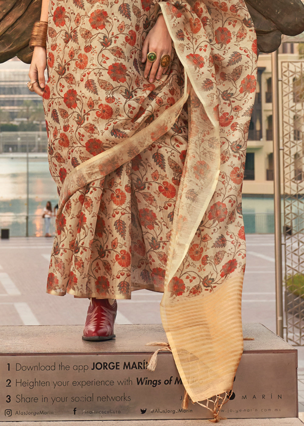Beige Exquisite Blended Tissue Silk Saree with Blouse Piece