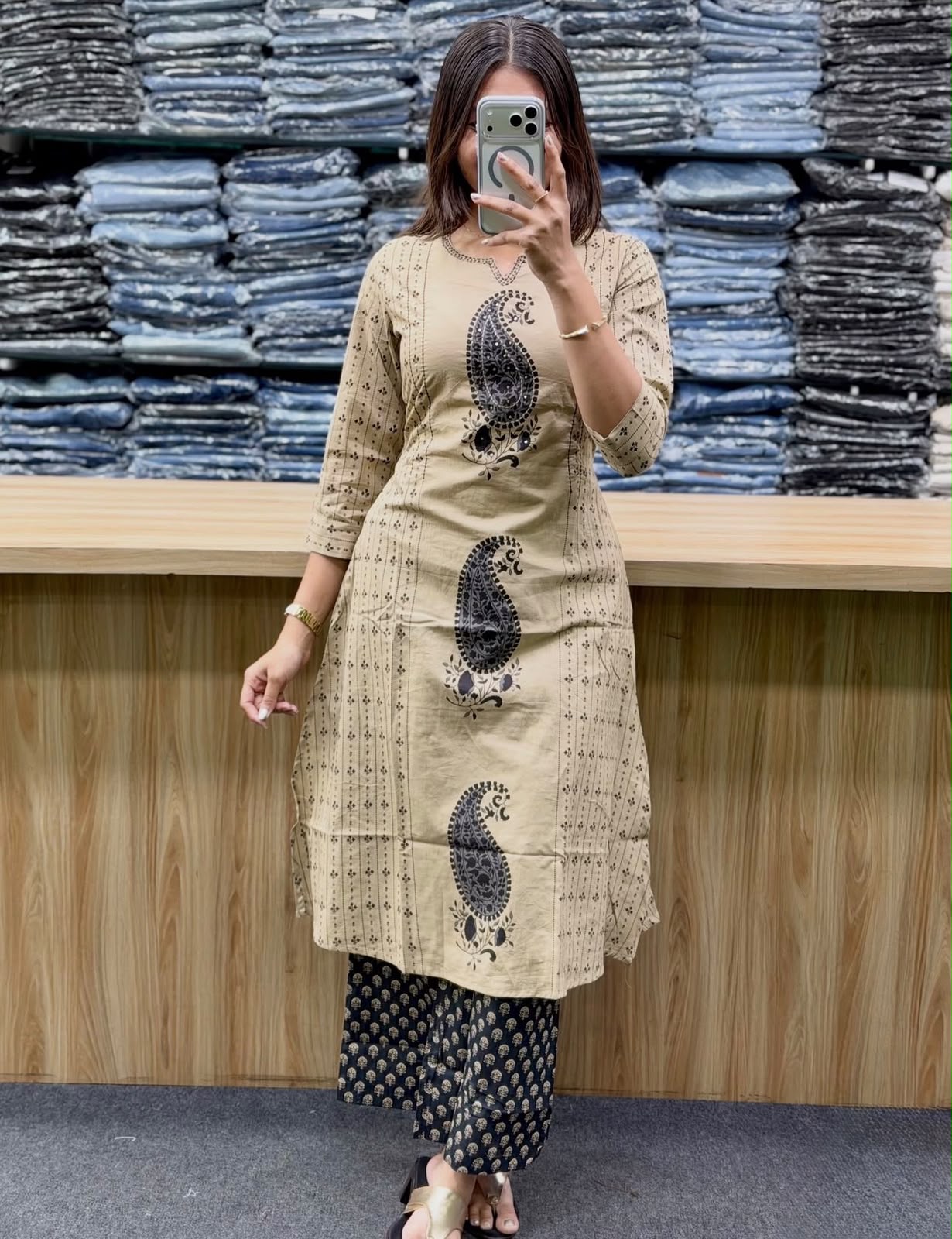 Black Cotton 60×60 Kairi Print Suit Set with Malmal Dupatta