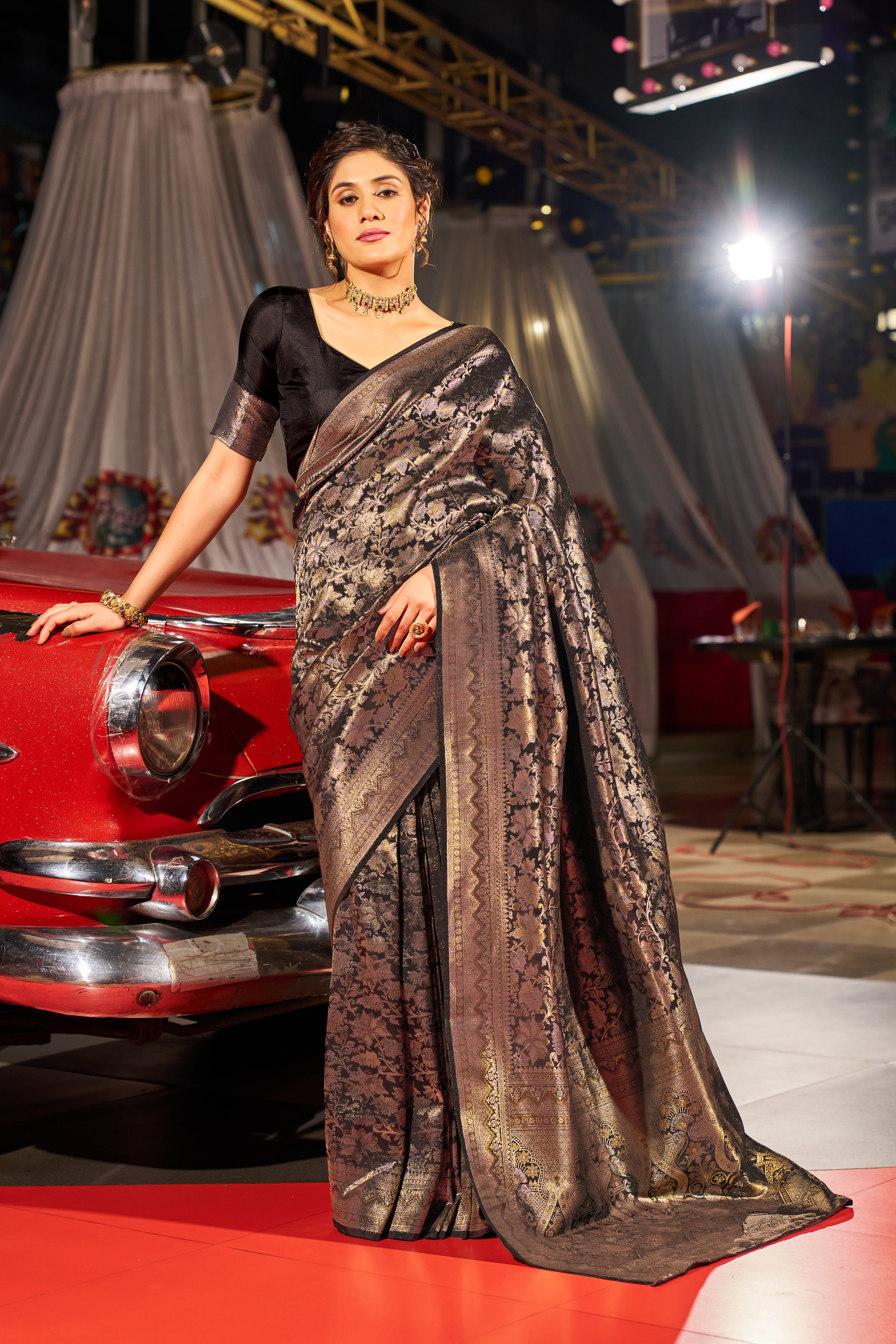 Black Elegant Silk Patola Printed Saree with Unstitched Blouse Piece