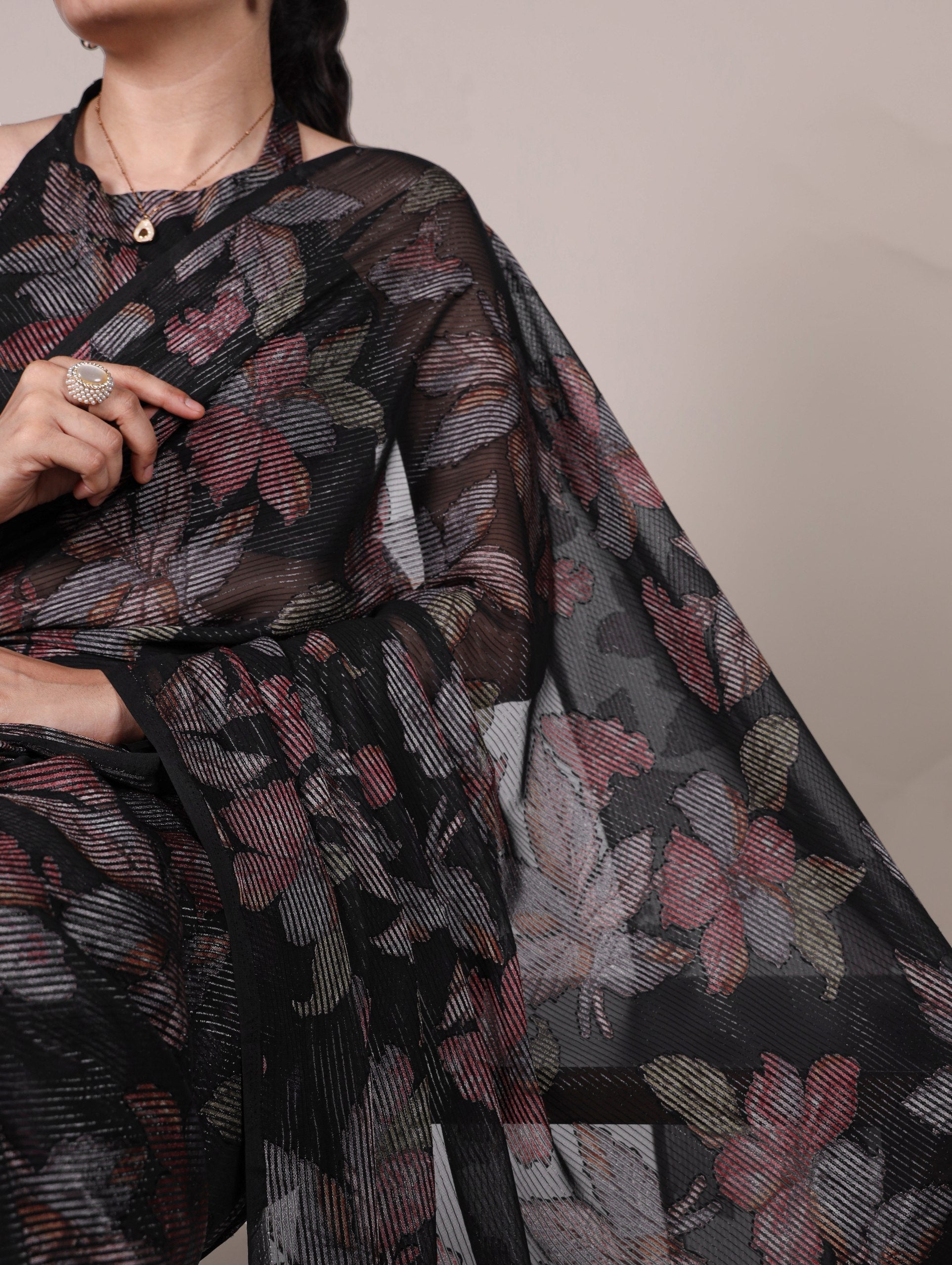 Black Floral Lurex Brasso Saree with Unstitched Blouse – Elegant Viscose Brasso Work