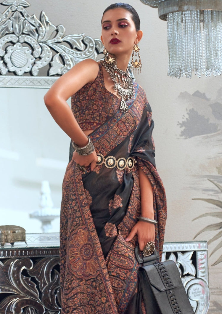 Black Graceful Silk Saree with Unstitched Blouse Piece Elegant Ethnic Wear
