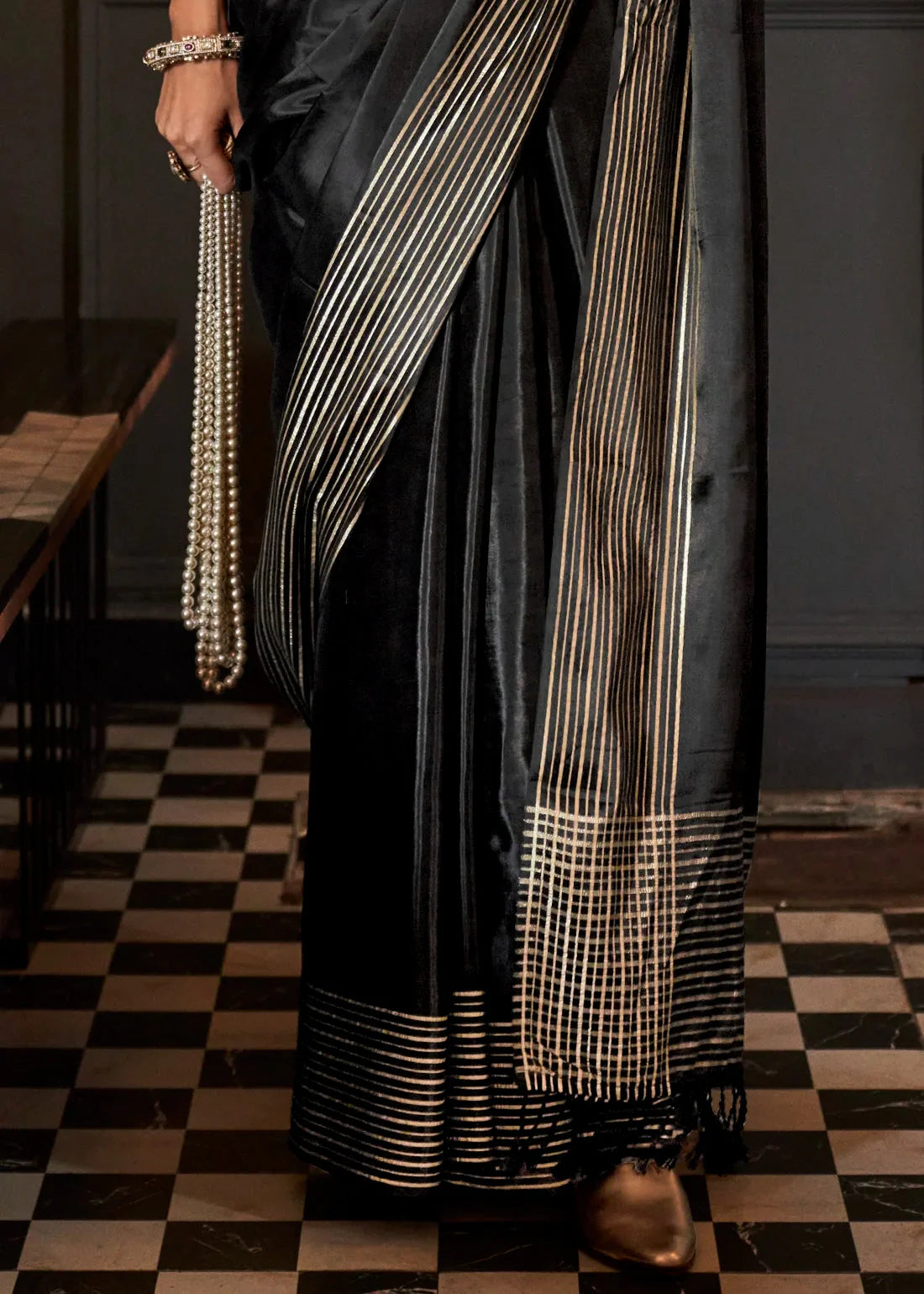 Black Timeless Blended Silk Saree – A Perfect Blend of Tradition & Elegance