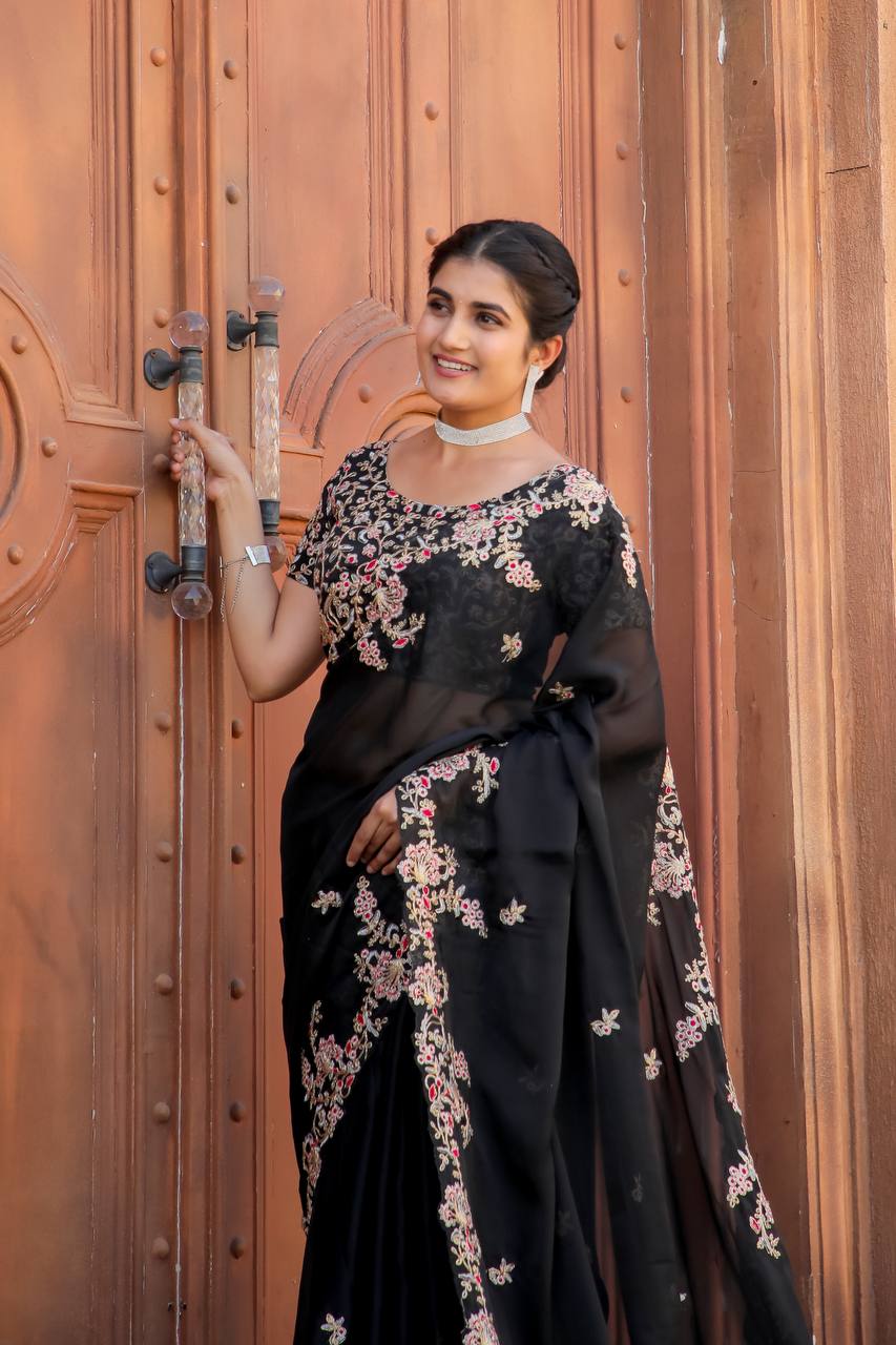 Black Kasturi Silk Saree - Timeless Elegance