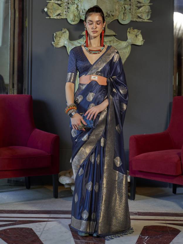 Blue Elegant Kanjivaram Silk Blend Saree with Unstitched Blouse Piece