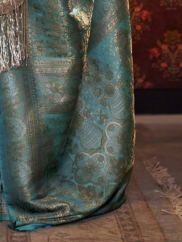 Blue Graceful Kanjivaram Silk Blend Saree – Woven Design