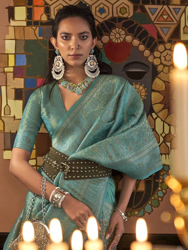 Blue Graceful Kanjivaram Silk Blend Saree – Woven Design