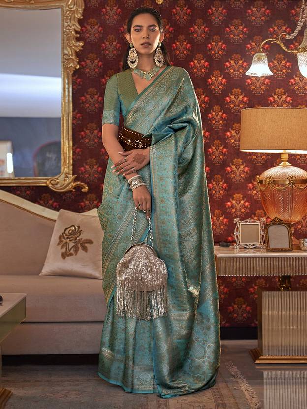 Blue Graceful Kanjivaram Silk Blend Saree – Woven Design