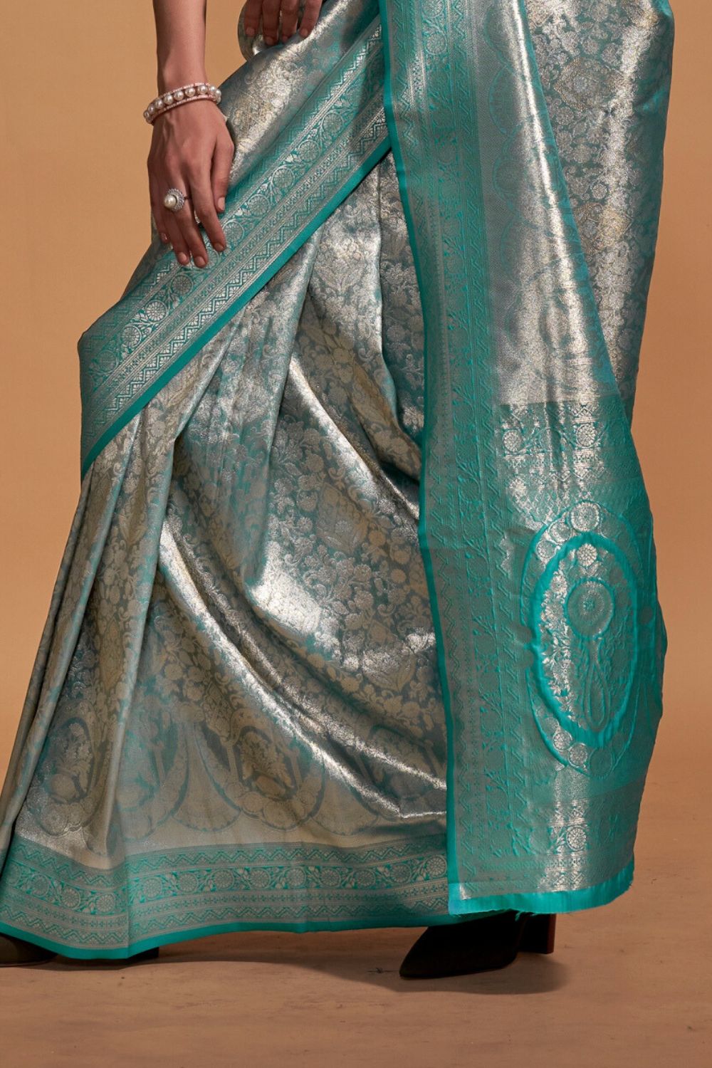 Blue Handwoven Kanjivaram Silk Saree with Blouse Piece