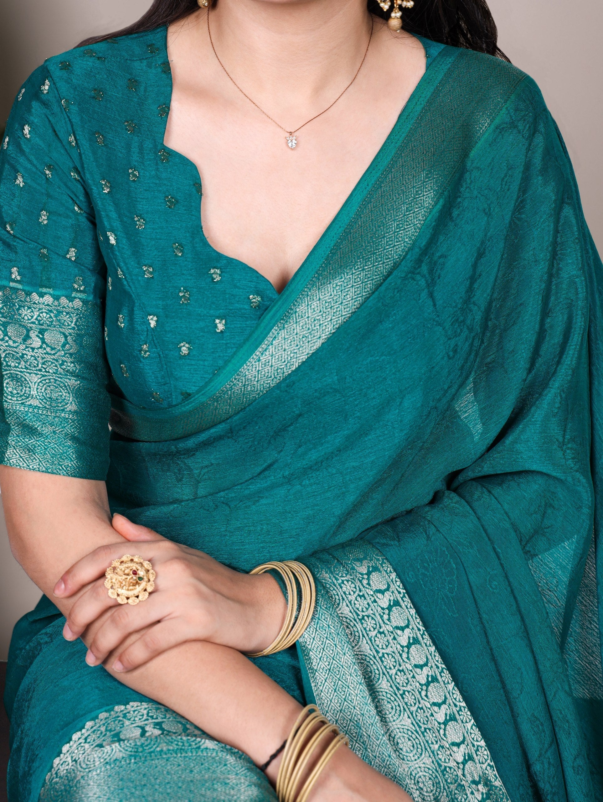 Bottle Green Chinon Self-Printed Saree with Zari Weaving Work & Matching Unstitched Blouse – Lightweight Festive & Traditional Wear Saree for Women