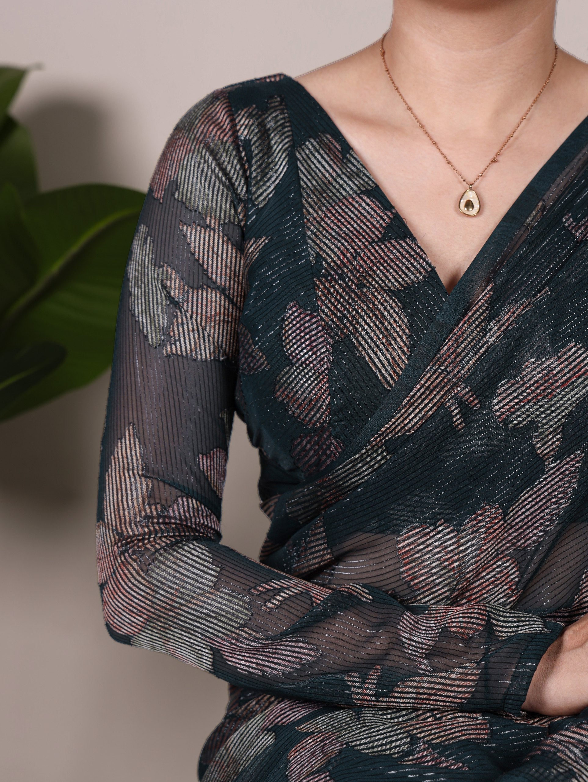 Bottle Green Floral Lurex Brasso Saree with Unstitched Blouse – Elegant Viscose Brasso Work