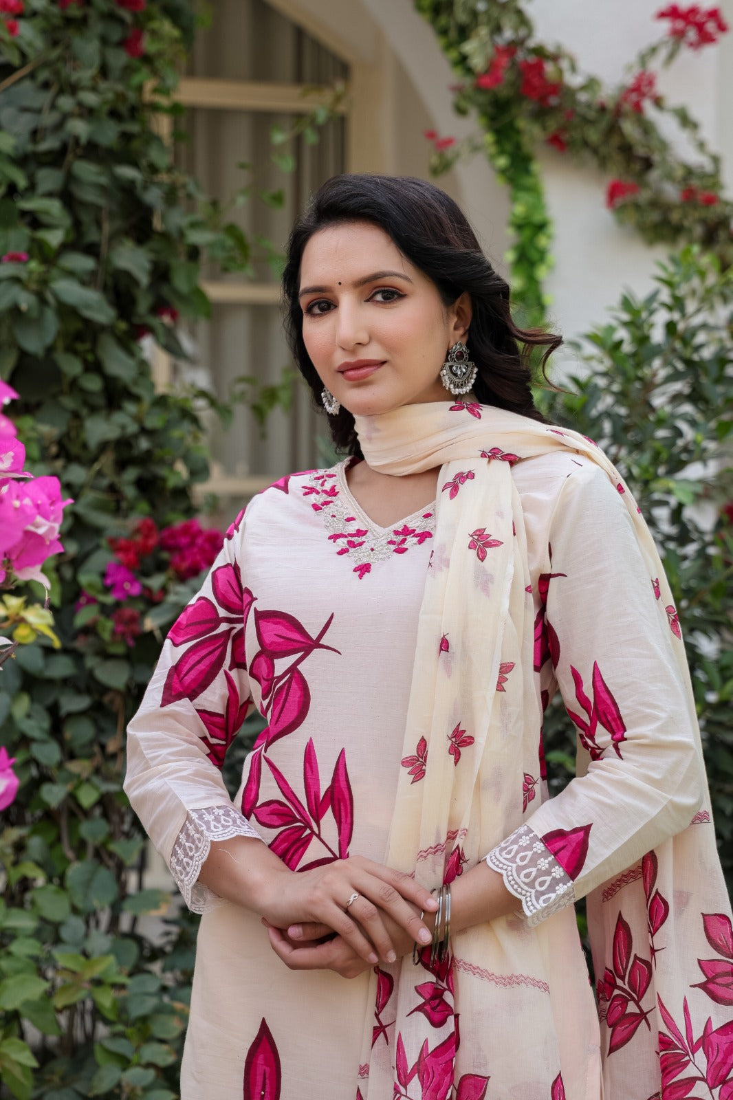 Cotton Kurti Pant Set with 100x100 Cotton Dupatta & V-Neck Work – Fully Stitched
