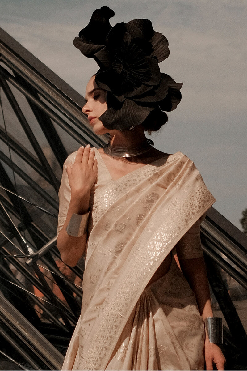 Cream Elegant Banarasi Silk Saree with Zari Weaving Blouse Pieces