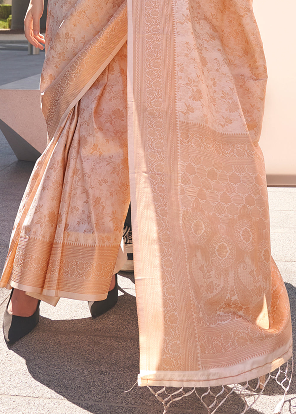 Cream Elegant Soft Banarasi Blended Silk Saree