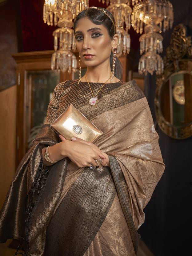 Cream Elegant Tanchoi Woven Banarasi Silk Blend Saree with Blouse Piece