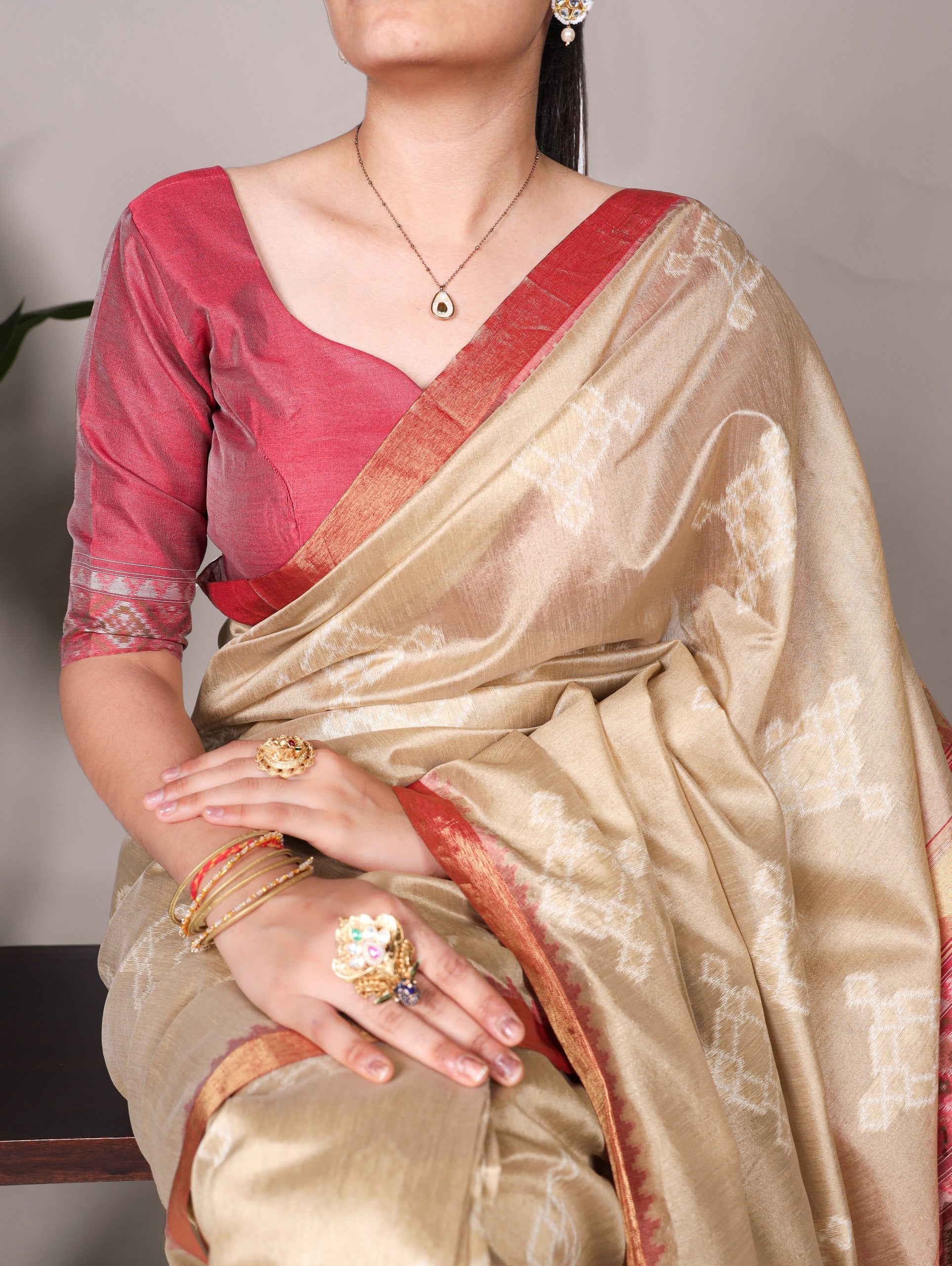 Cream Graceful Jacquard Silk Saree with Printed & Zari Weaving Work