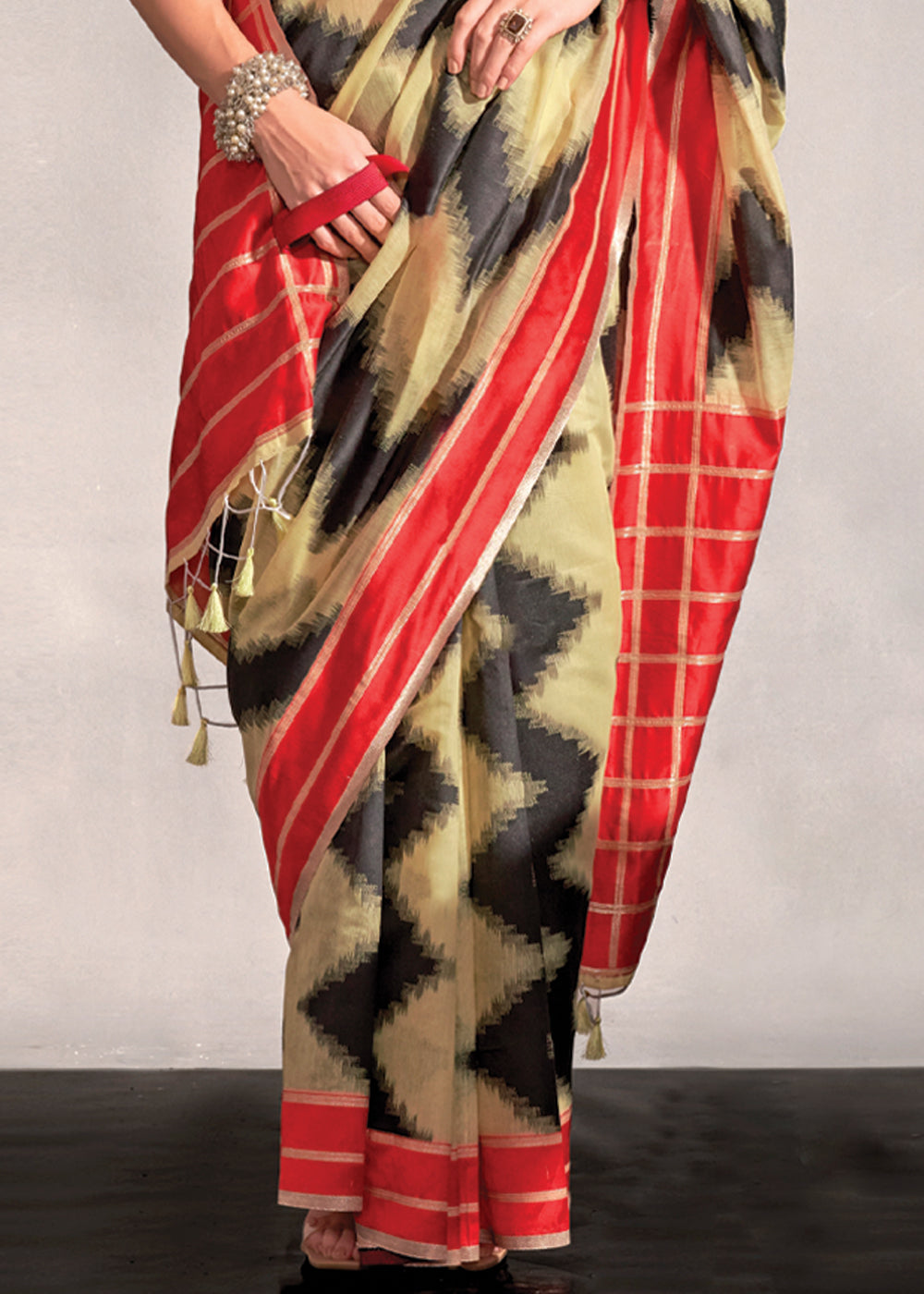 Cream Regal Banarasi Blended Silk Saree – Timeless Elegance for Grand Occasions