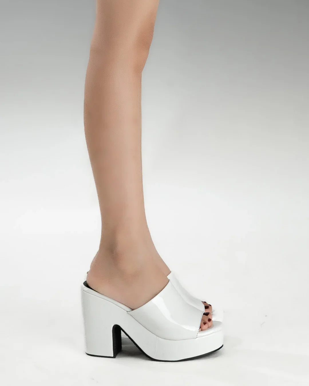 Vintage Peep Toe High Heel Shoes In White