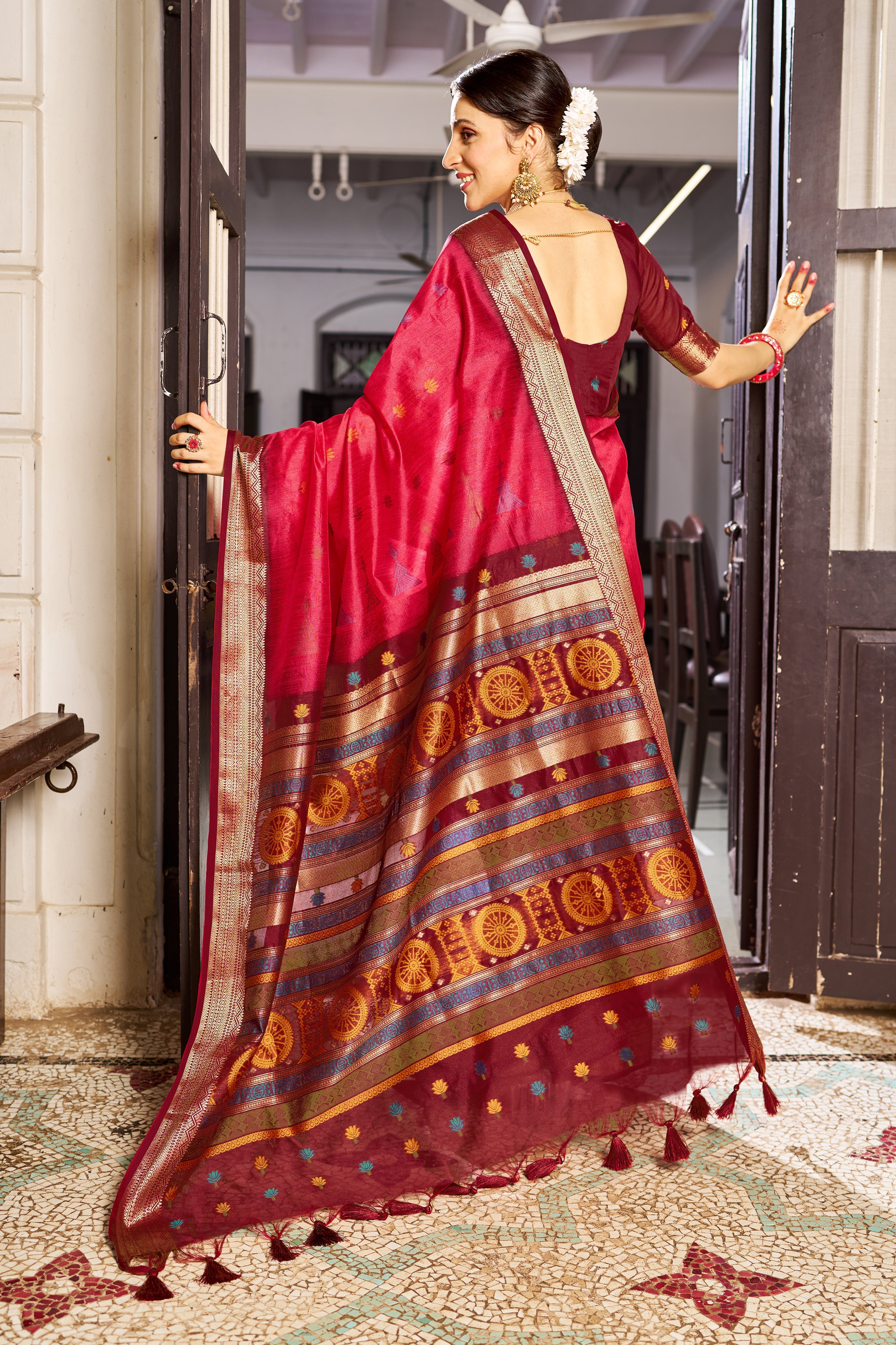 Dark Pink Elegant Slub Lilan Saree – Luxurious Semi Tussar Silk