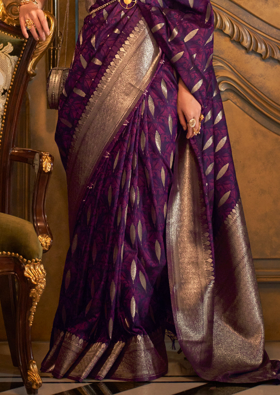 Dark Purple Classic Banarasi Silk Blend Saree – Perfect for Weddings & Festive Occasions