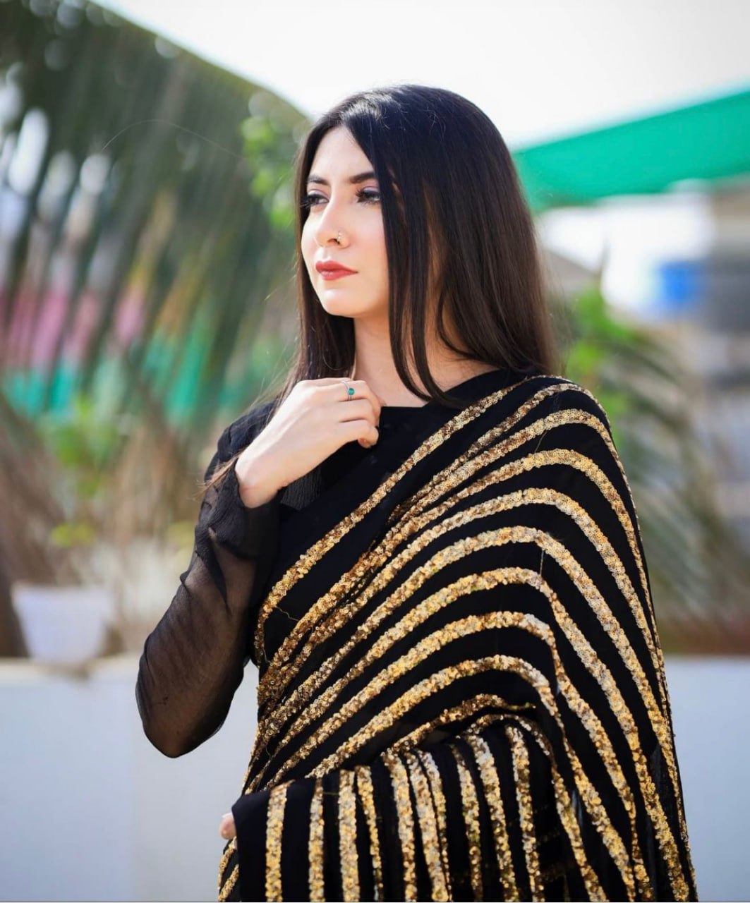 Dazzling Black & Gold Striped Sequin Saree - Weave Elegance at Weddings & Parties