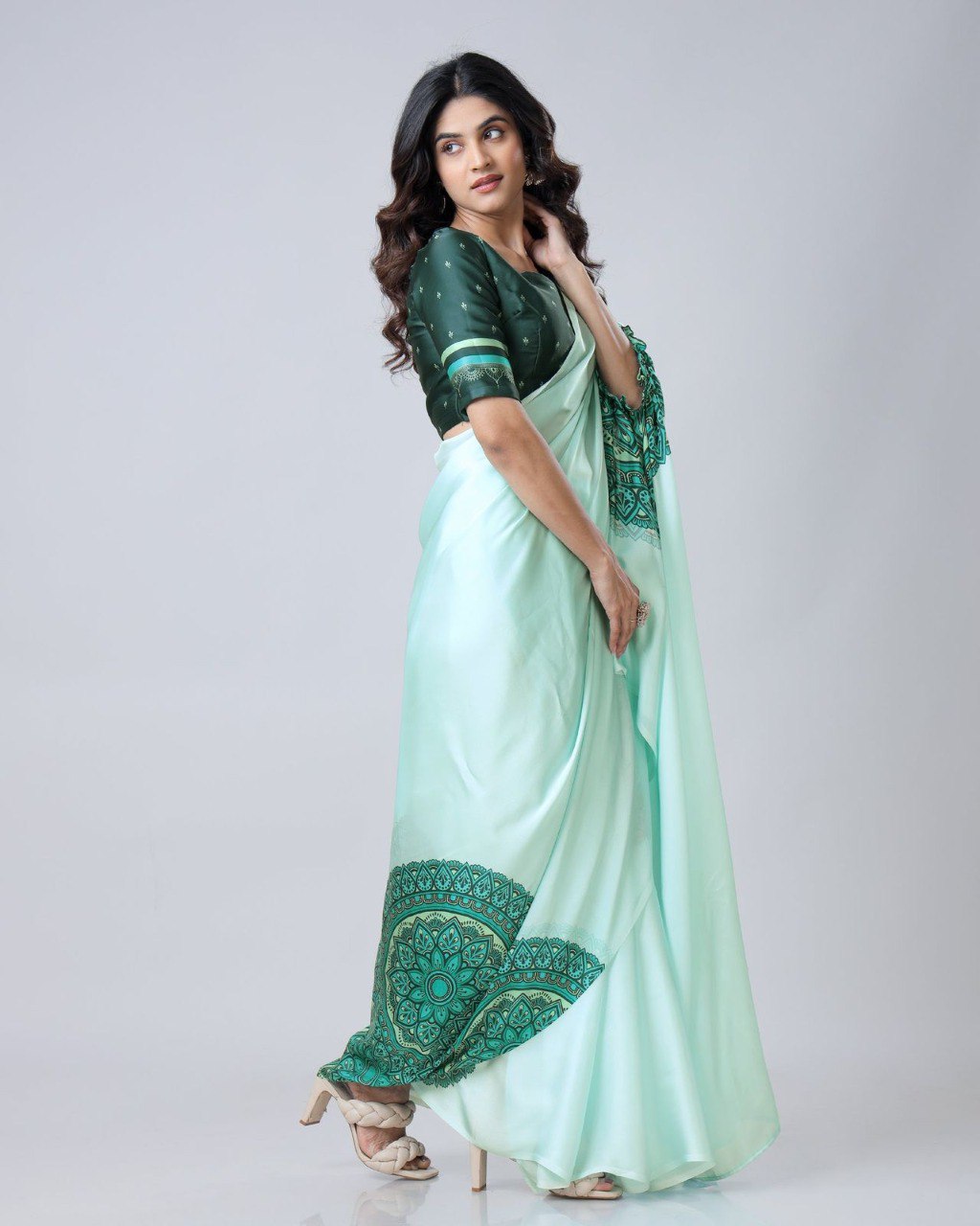 Designer New Launch – Freehand Saree with Handsfree Mandala Innovation