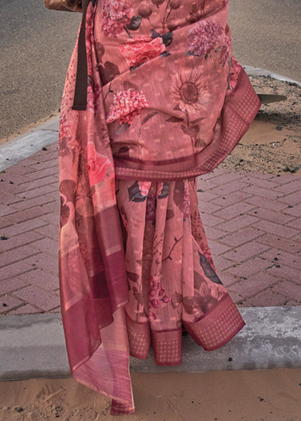 Dusty Red Elegant Blended Linen Silk Saree – Breathable & Stylish for All Seasons