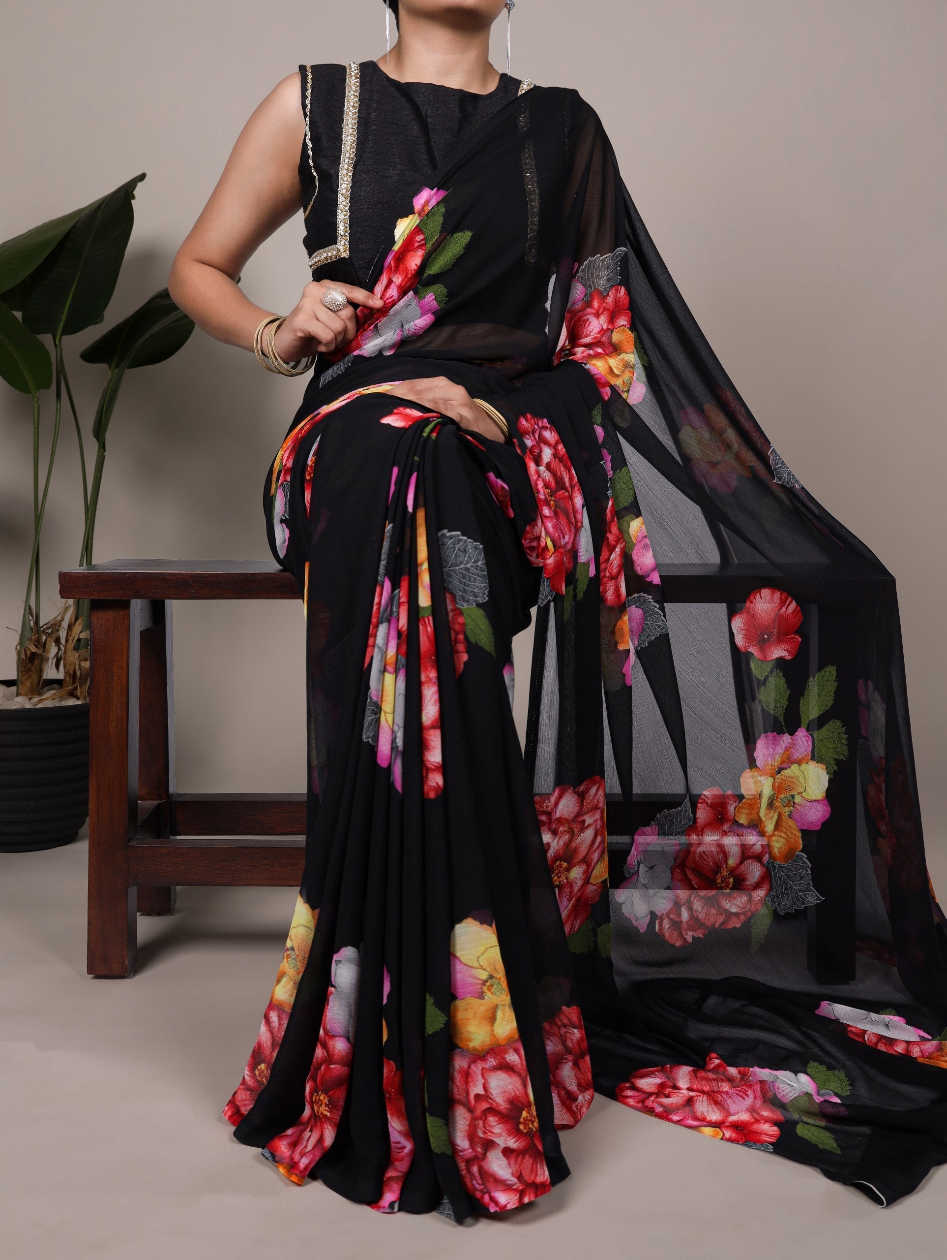 Elegant Chiffon Floral Printed Saree with Banglory Lace-Touch Stitched Blouse – Lightweight Designer Saree for Effortless Grace