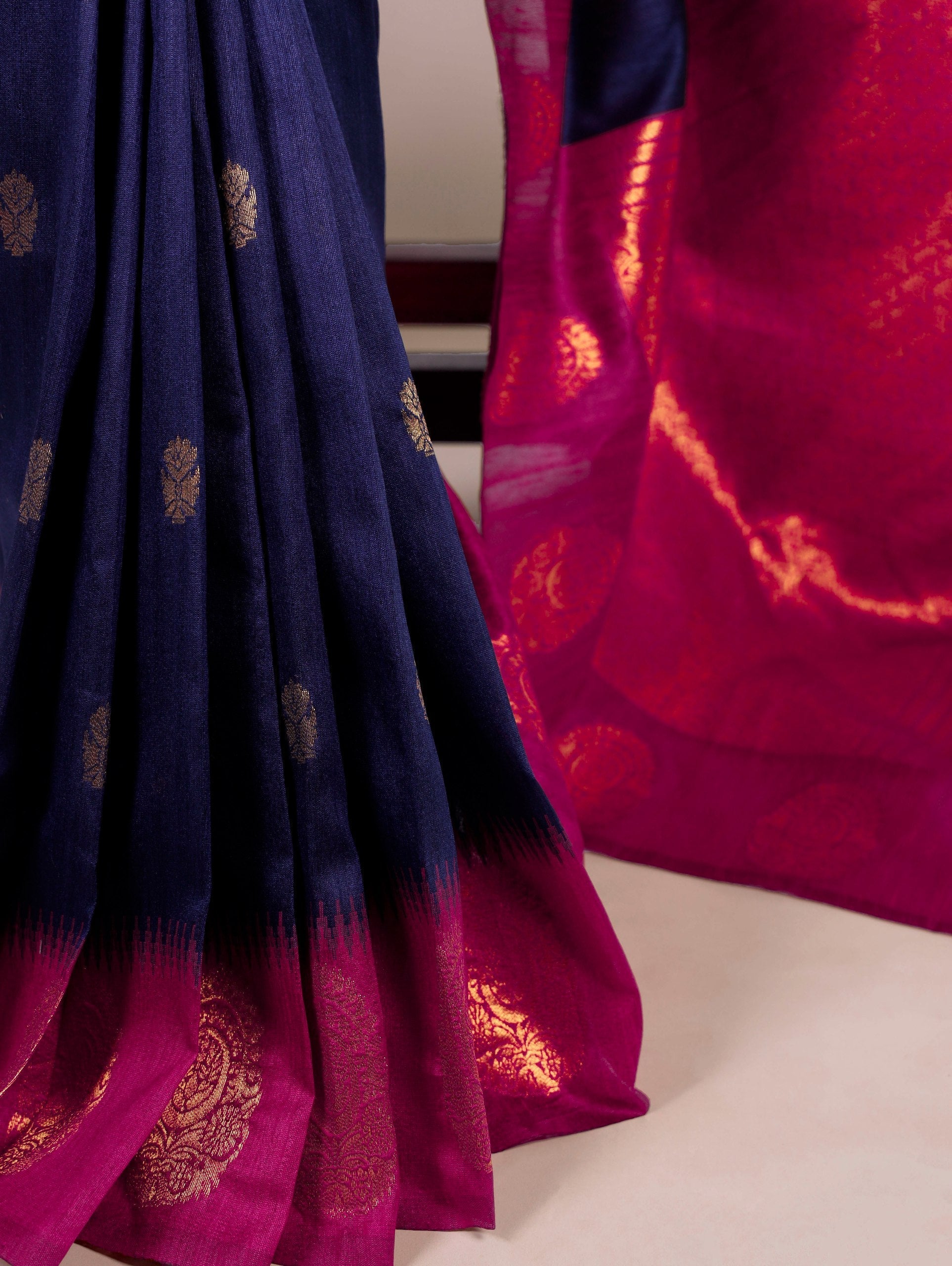 Elegant Cotton Zari Weaving Saree