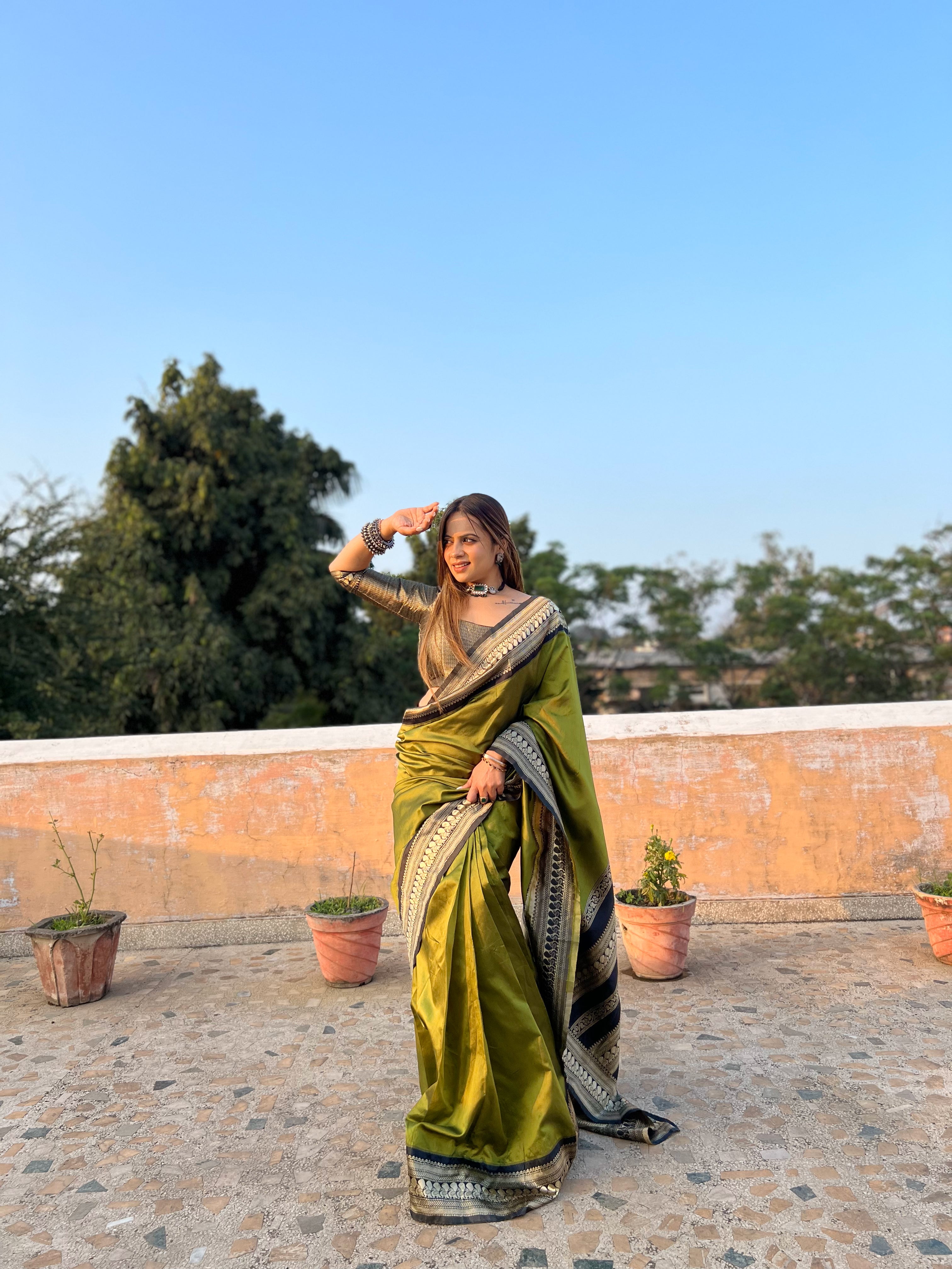 Exquisite Mint Green & Black Jacquard Pure Soft Banarasi Silk Saree with Stylish Blouse Piece