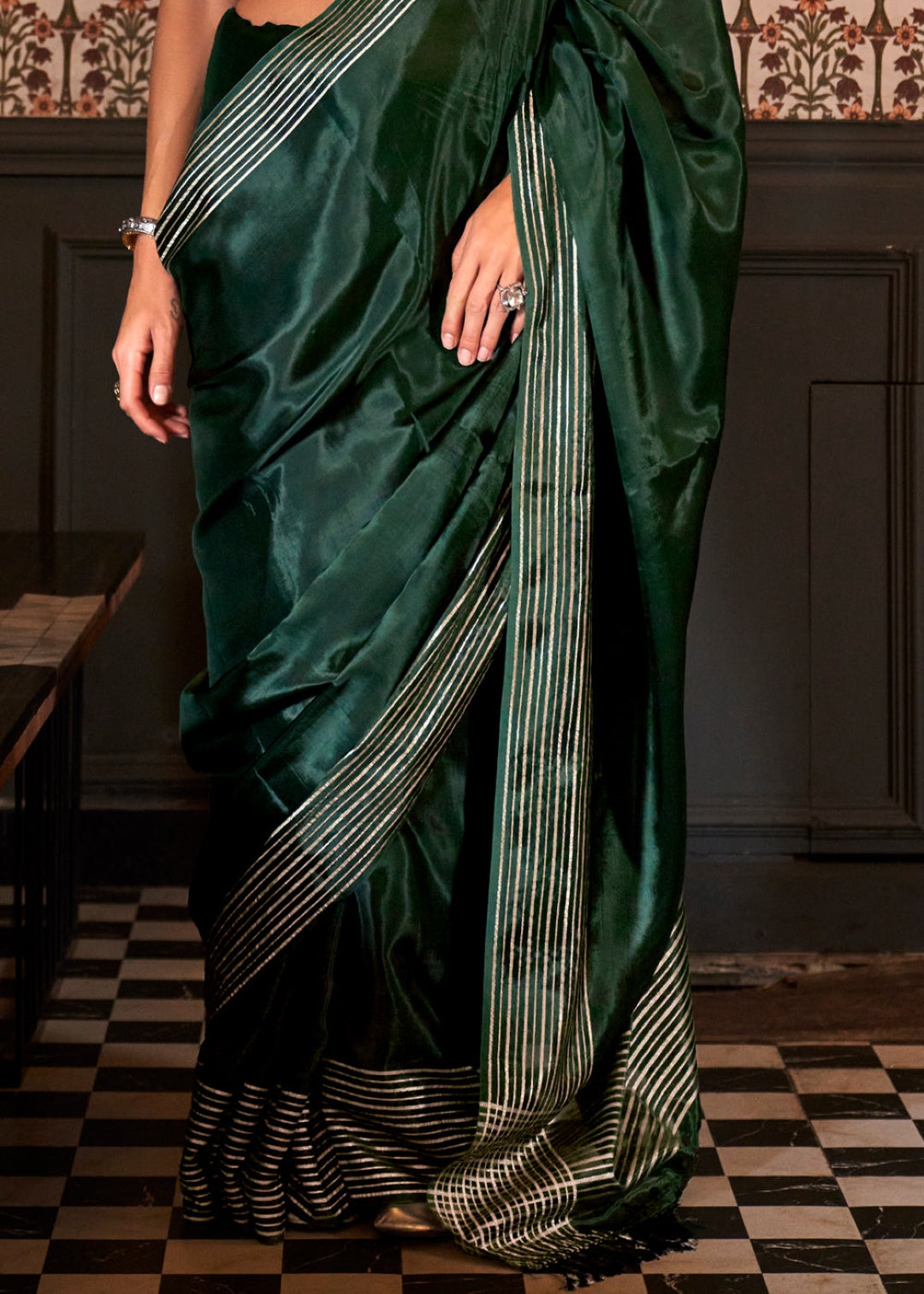 Forest Green Timeless Blended Silk Saree – A Perfect Blend of Tradition & Elegance