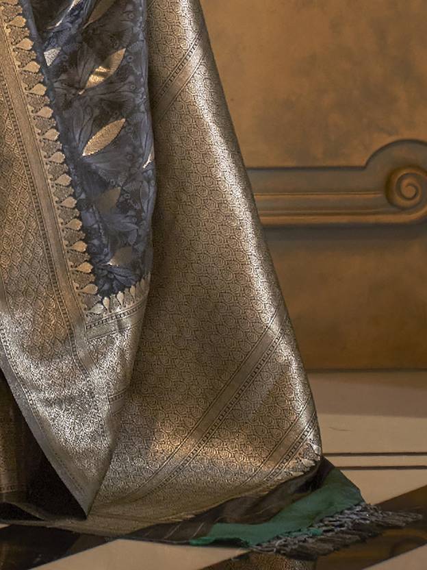 Gray Classic Banarasi Silk Blend Saree – Perfect for Weddings & Festive Occasions