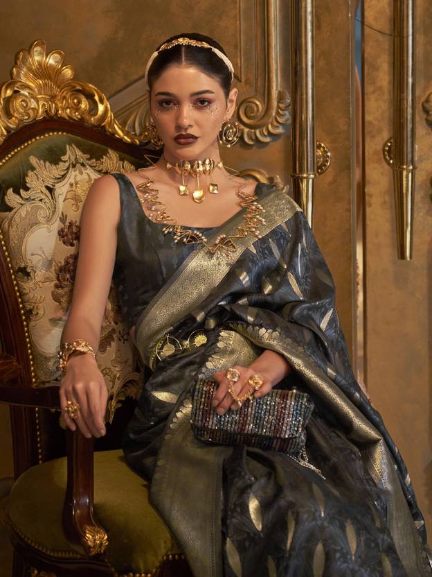 Gray Classic Banarasi Silk Blend Saree – Perfect for Weddings & Festive Occasions