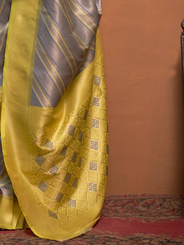 Gray Elegant Banarasi Silk Blend Saree with Unstitched Blouse