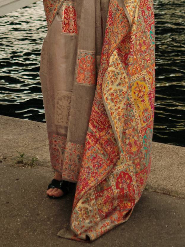 Gray Elegant Banarasi Silk Blend Woven Saree with Unstitched Blouse Piece