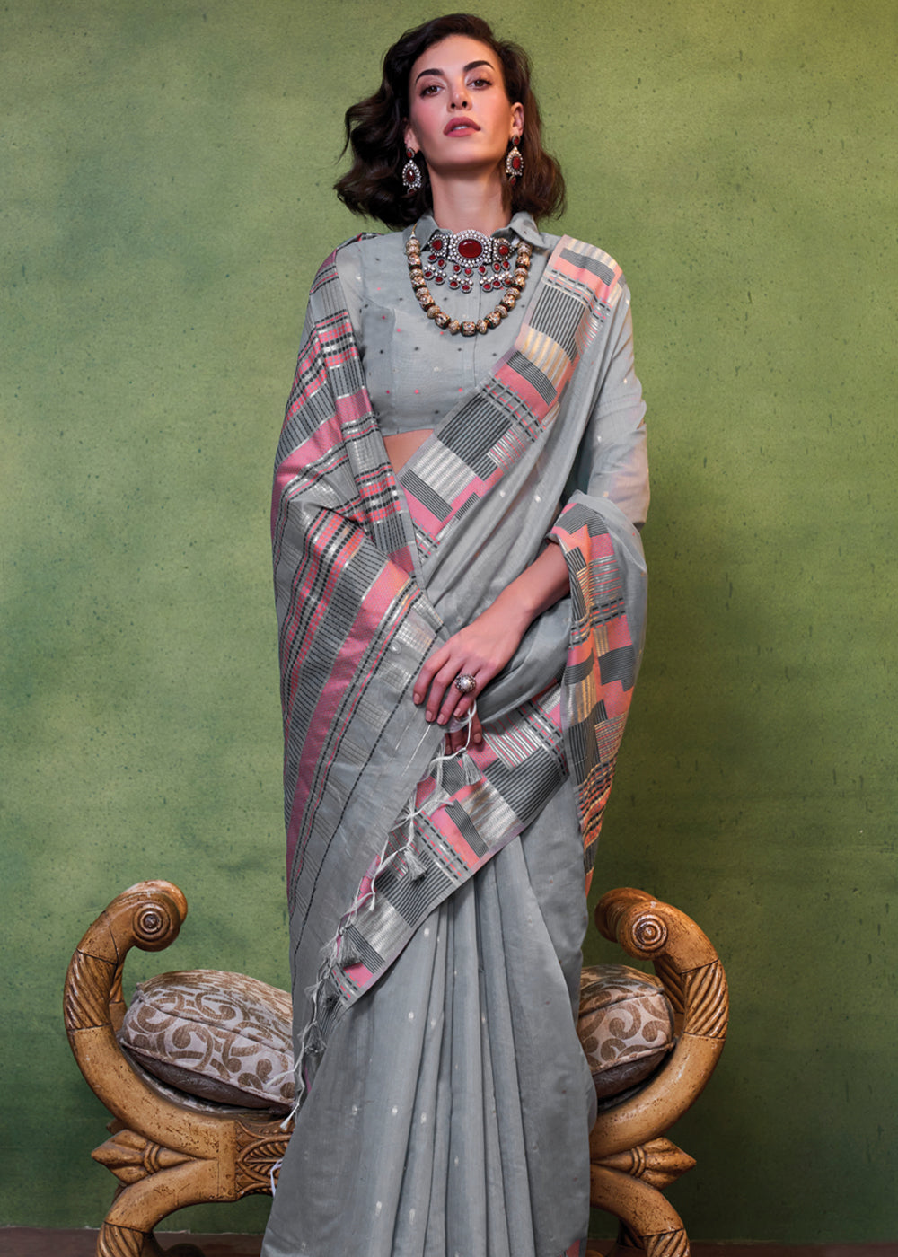 Gray Elegant Cotton Silk Blended Saree – Graceful & Lustrous Drape