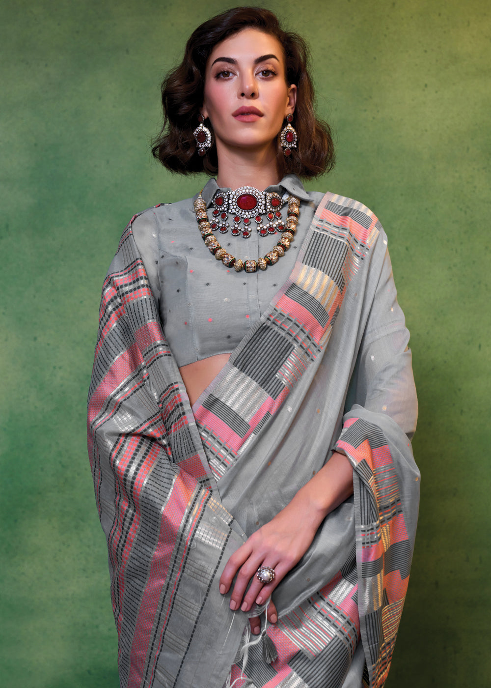 Gray Elegant Cotton Silk Blended Saree – Graceful & Lustrous Drape