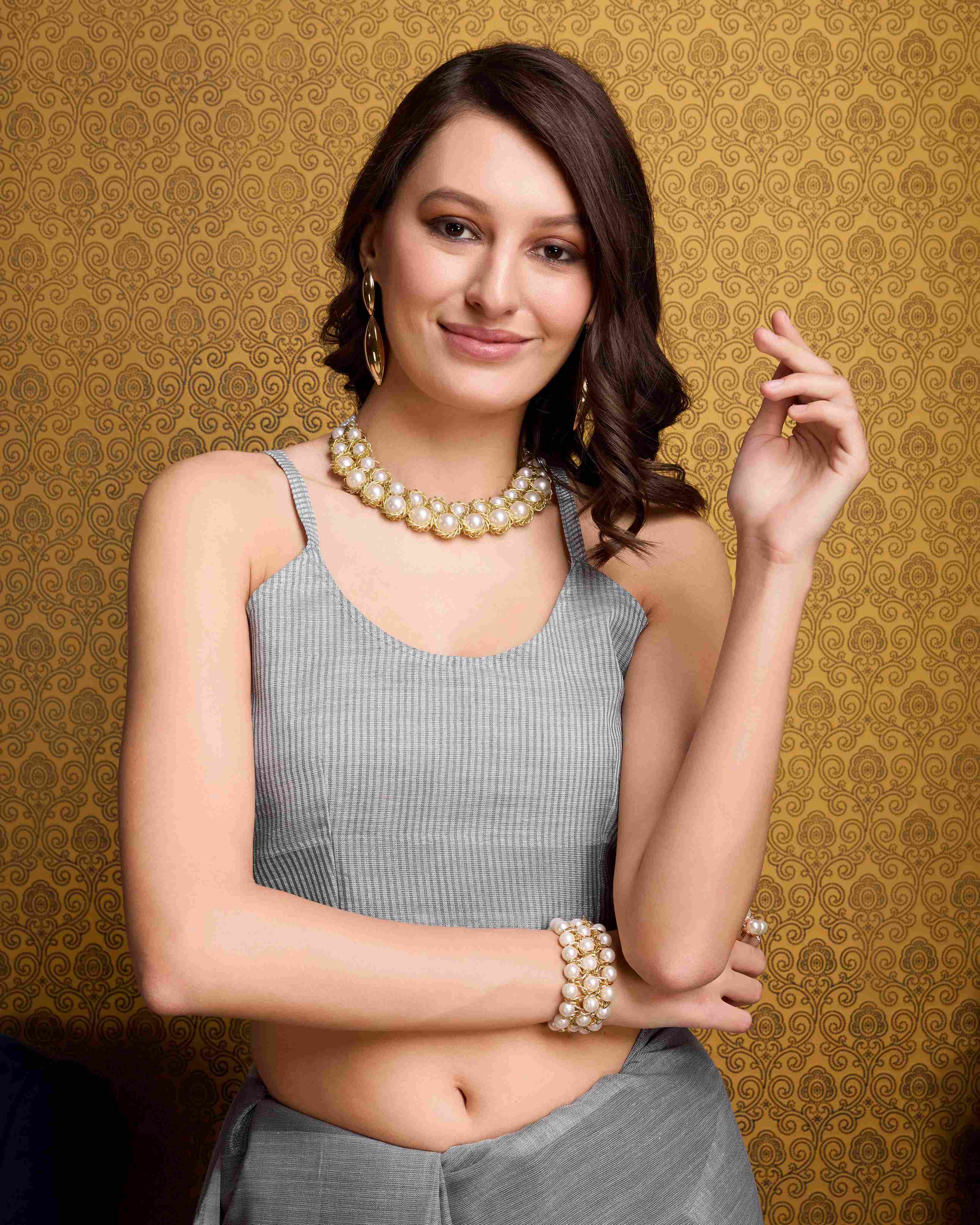 Gray Elegant Solid Saree with Zari Border – Timeless Grace