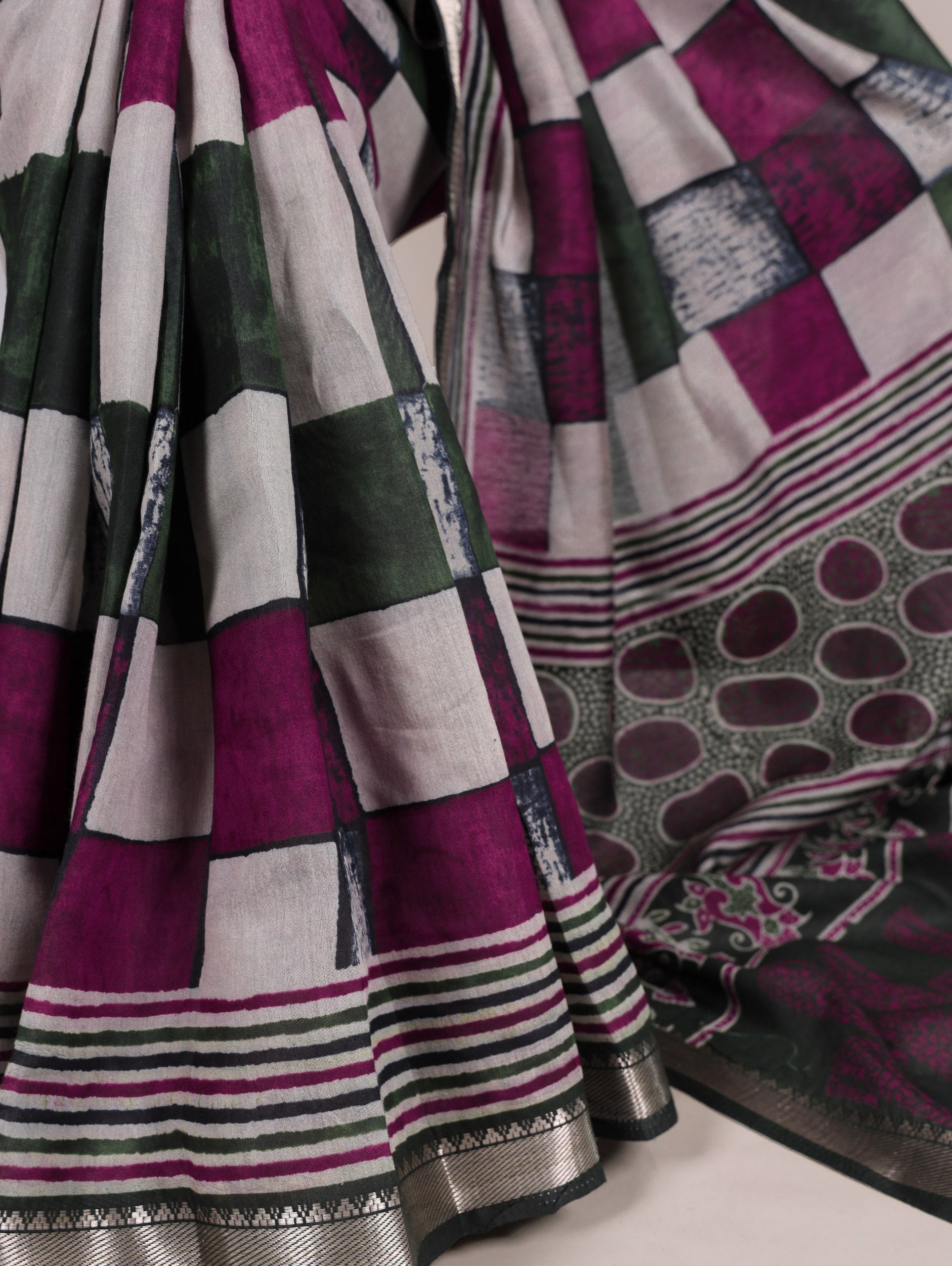 Green Elegant Chanderi Printed Saree with Temple Border & Matching Blouse