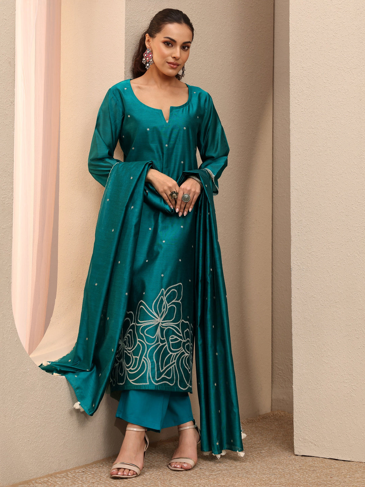 Anouk Green Embroidered Silk Blend Straight Suit Set With Dupatta