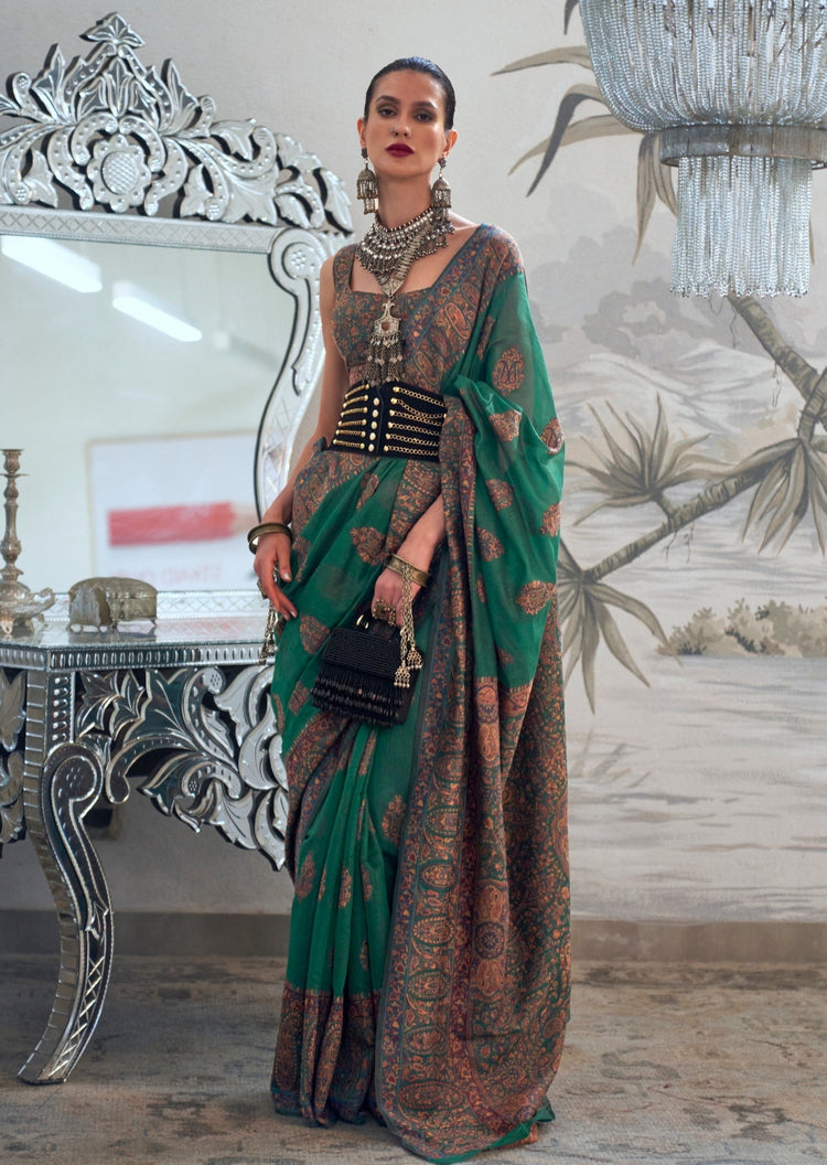 Green Graceful Silk Saree with Unstitched Blouse Piece Elegant Ethnic Wear