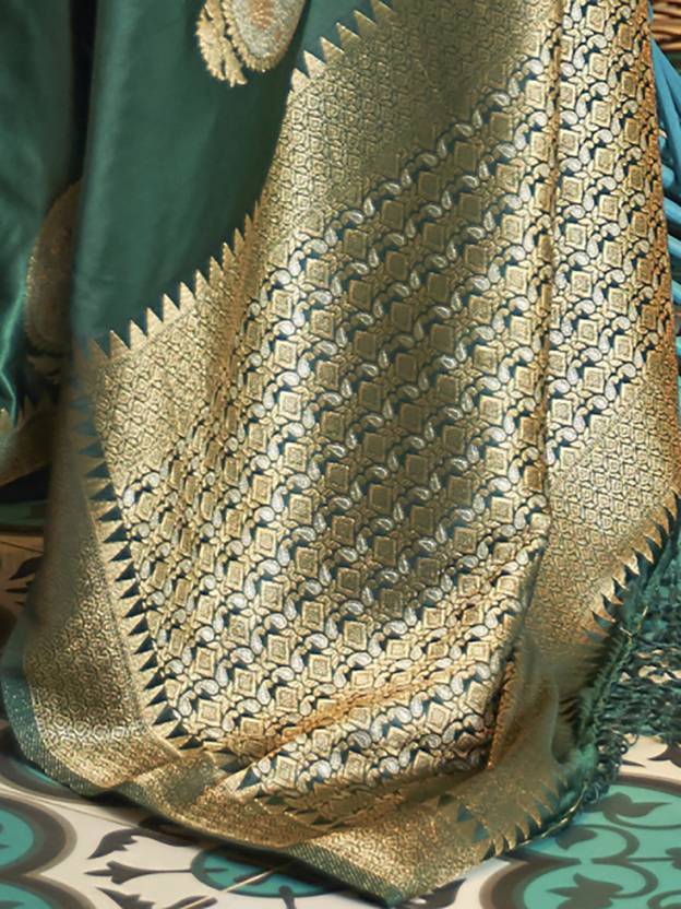 Green Traditional Baluchari Silk Blend Saree with Unstitched Blouse Piece