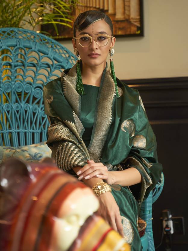 Green Traditional Baluchari Silk Blend Saree with Unstitched Blouse Piece