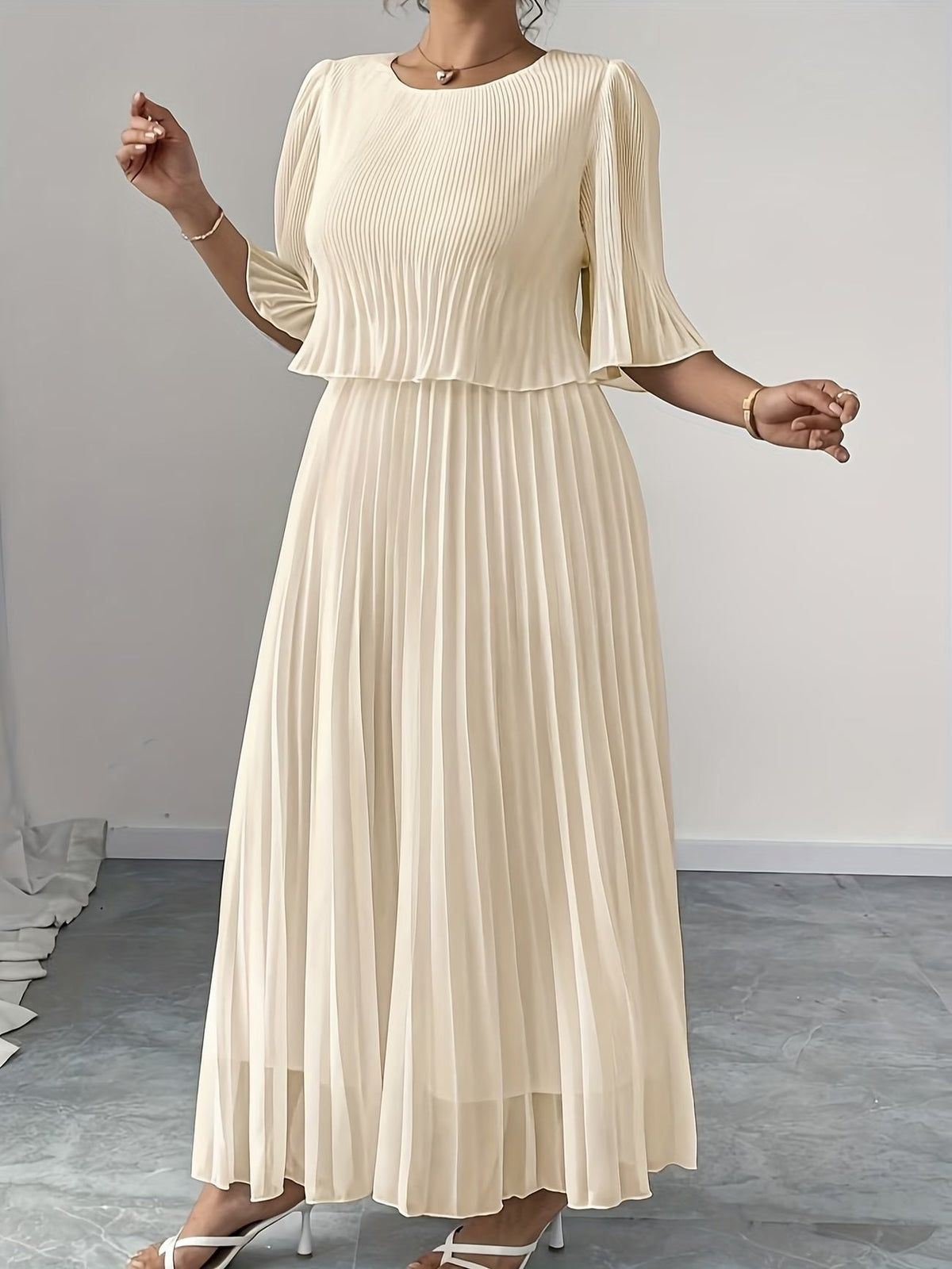 Elegant Plus Size Pleated Dress – Solid Color Fashionable European Style Women's Outfit