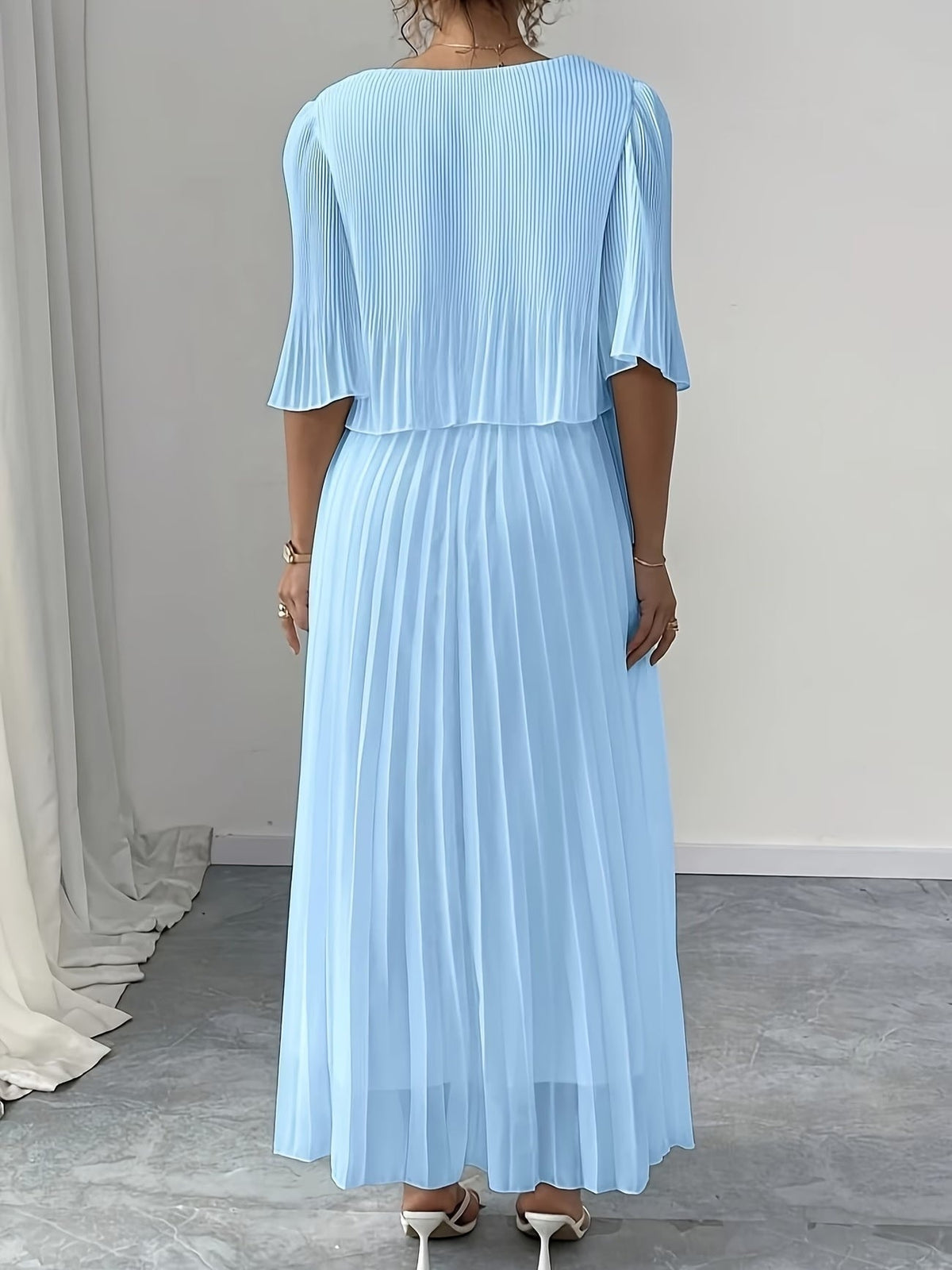 Elegant Plus Size Pleated Dress – Solid Color Fashionable European Style Women's Outfit
