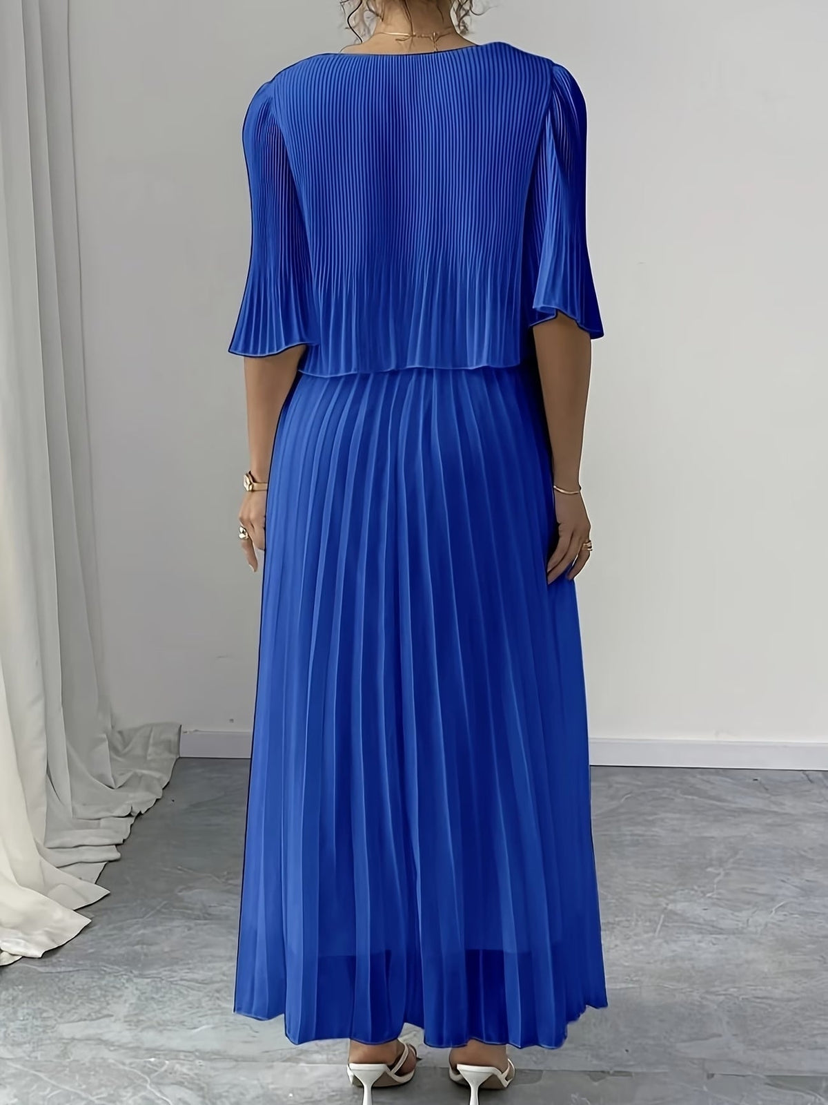 Elegant Plus Size Pleated Dress – Solid Color Fashionable European Style Women's Outfit